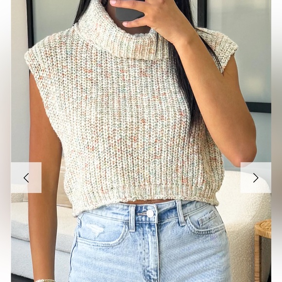 Shop Talulah - sweater top - Picture 1 of 2